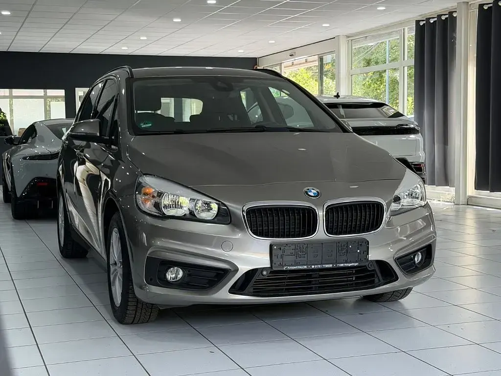 Gebraucht BMW 220 Active Tourer Sport Line 192 PS (141 kW) 2015 Silber Van / Kleinbus