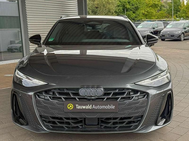 Neu Audi A6 S-Line 204 PS (150 kW) 2025 Daytonagrau metallic Kombi