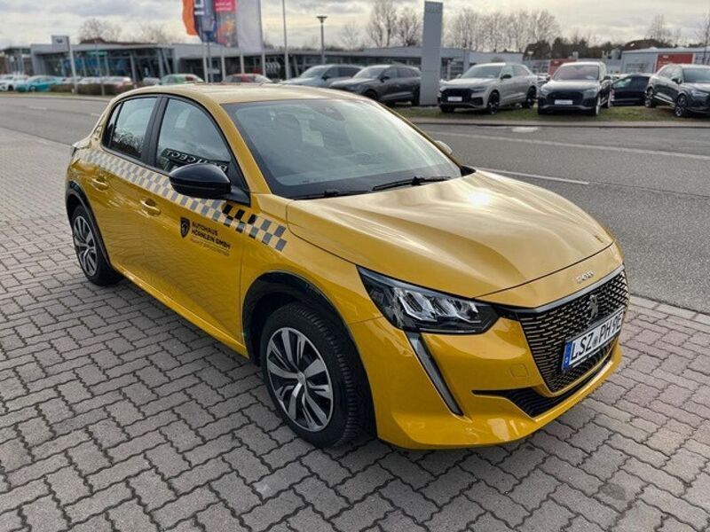 Gebraucht Peugeot e-208 Active 100 kW (136 PS) 2023 Faro gelb Kleinwagen