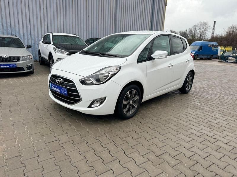 Gebraucht Hyundai ix20 Passion 90 PS (66 kW) 2017 Weiß Kleinwagen