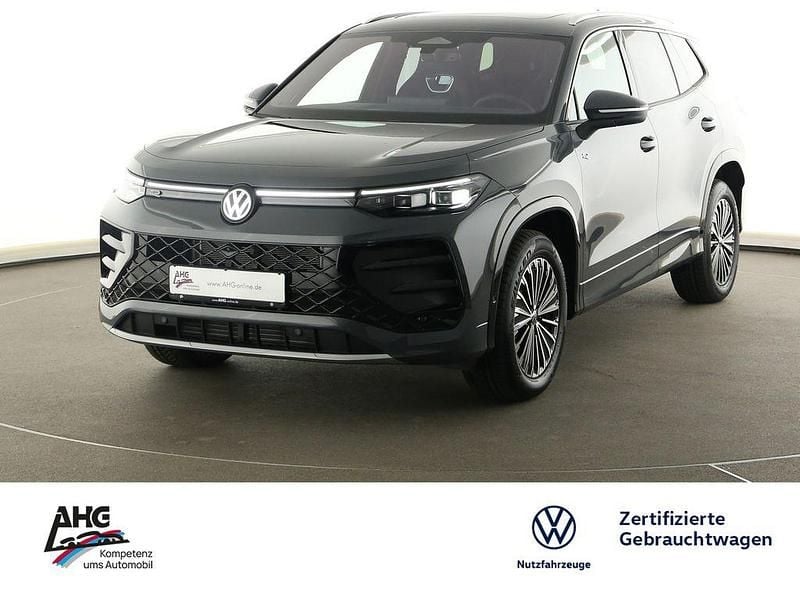 Delfingrau metallic Gebraucht 2025 VW Tayron R-line SUV | 55.770 € (Superpreis) - Bild 1/4