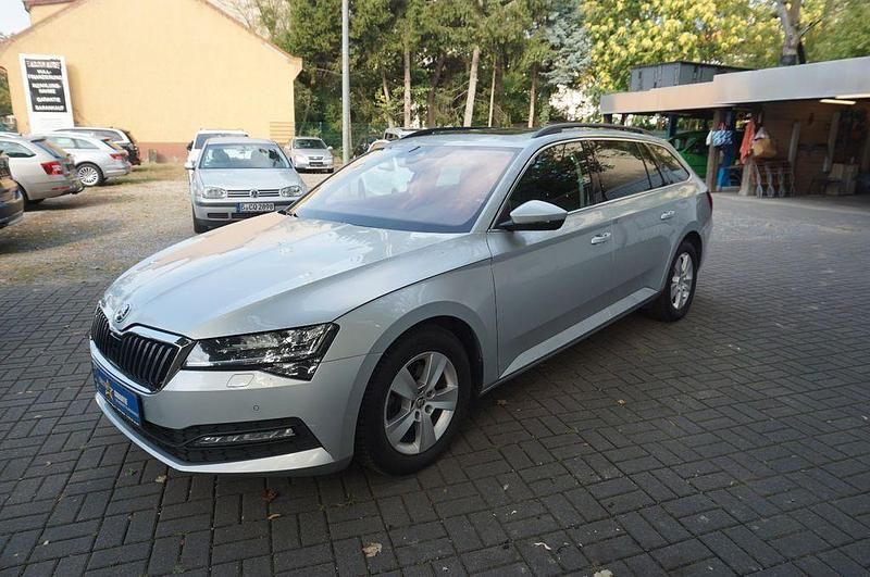 Silber Gebraucht 2020 Skoda Superb Style Limousine | 15.990 € (Fairer Preis) - Bild 1/4