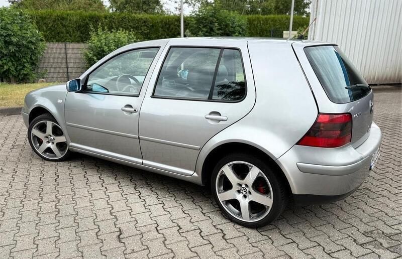 Grau Gebraucht 2003 VW Golf IV Kleinwagen | 2.850 € (Fairer Preis) - Bild 1/4