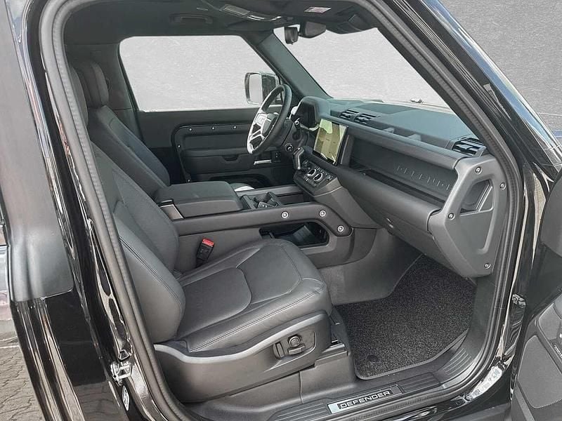 Gebraucht Land Rover Defender 252 PS (185 kW) 2026 Santorini black SUV
