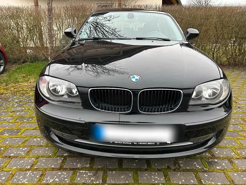 Schwarz Gebraucht 2010 BMW 116 Kleinwagen | 2.700 € (Superpreis) - Bild 1/4