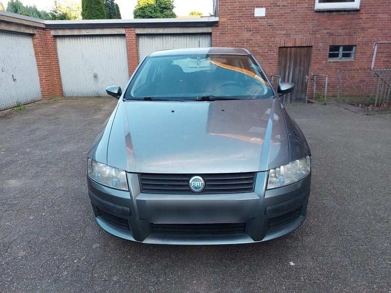 Grau Gebraucht 2005 Fiat Stilo Kleinwagen | 1.650 € - Bild 1/4