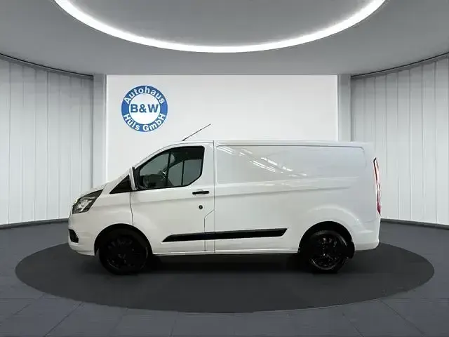 Gebraucht Ford Transit Custom Trend 131 PS (96 kW) 2021 Weiß Van / Kleinbus