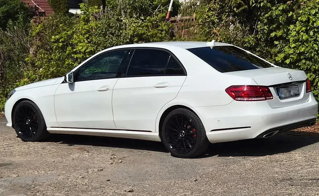 Gebraucht Mercedes E200 Night 2015 Weiß Limousine