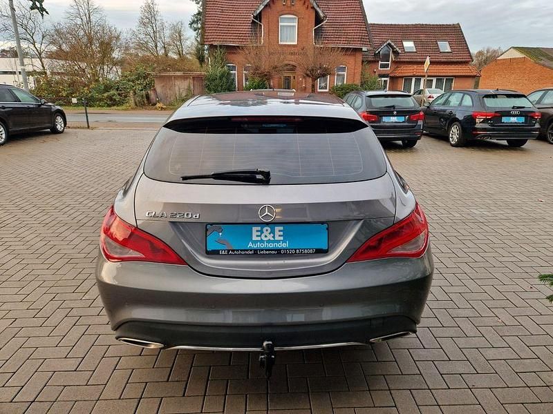 Gebraucht Mercedes CLA220 177 PS (130 kW) 2017 Grau Limousine