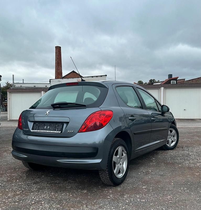 Gebraucht Peugeot 207 74 PS (54 kW) 2009 Grau Limousine