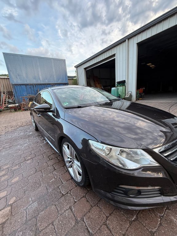 Braun Gebraucht 2011 VW CC R-line Limousine | 12.500 € - Bild 1/4