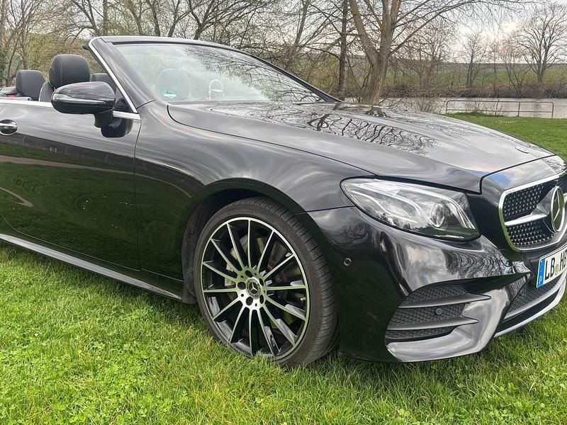 Schwarz Gebraucht 2020 Mercedes E300 AMG line Cabrio | 43.500 € (Fairer Preis) - Bild 1/4