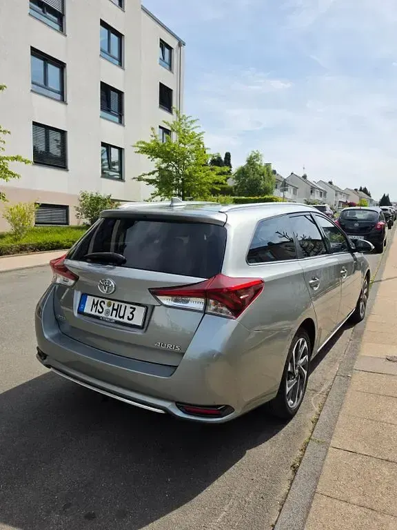Gebraucht Toyota Auris 116 PS (85 kW) 2016 Grau Kombi