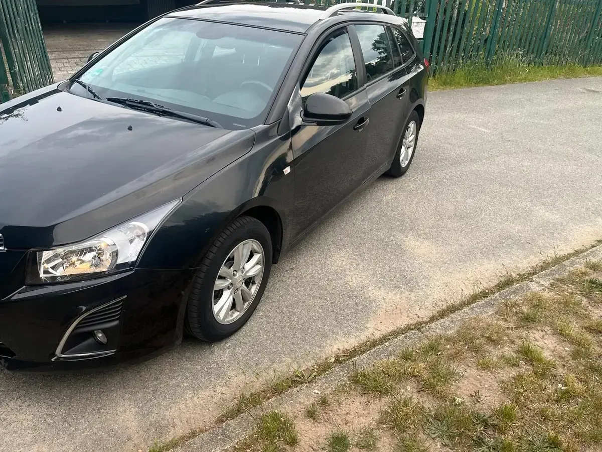 Gebraucht Chevrolet Cruze 163 PS (119 kW) 2013 Schwarz Kombi