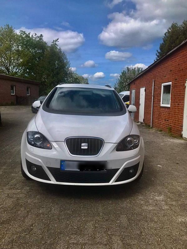 Weiß Gebraucht 2016 Seat Altea XL Van / Kleinbus | 9.200 € - Bild 1/4