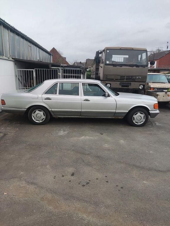 Gebraucht Mercedes E500 249 PS (183 kW) 1984 Silber Limousine