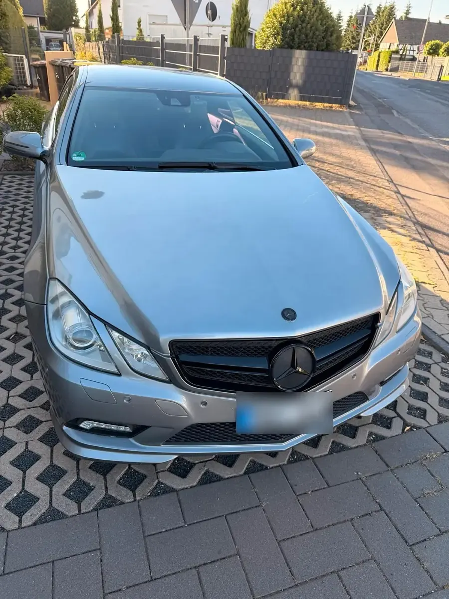 Gebraucht Mercedes E350 AMG 292 PS (214 kW) 2009 Silber Coupé