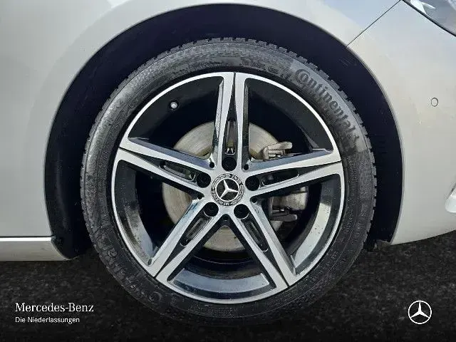 Gebraucht Mercedes B220 Advanced 190 PS (139 kW) 2023 Silber Kleinwagen