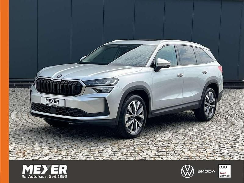 Brilliantsilber metallic Neu 2025 Skoda Kodiaq Selection SUV | 39.990 € (Superpreis) - Bild 1/4