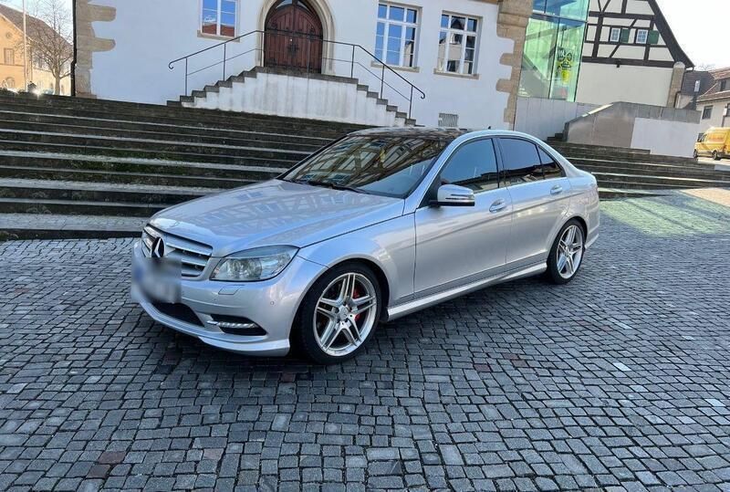 Silber Gebraucht 2010 Mercedes C350 AMG line Limousine | 8.650 € - Bild 1/4