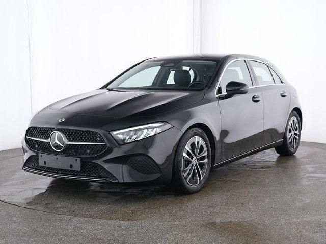 Gebraucht 2024 Mercedes A180 | 28.480 € (Guter Preis) - Bild 1/4