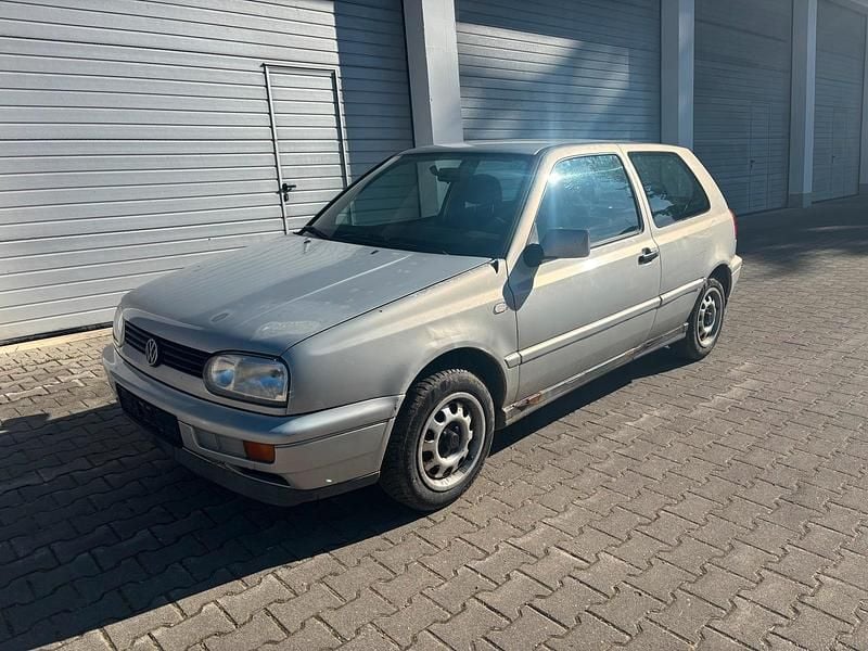 Gebraucht VW Golf III 90 PS (66 kW) 1996 Silber Limousine