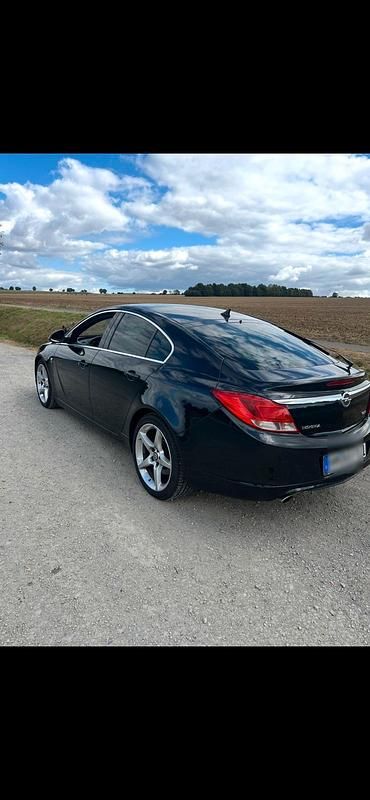 Gebraucht Opel Insignia Sport 160 PS (117 kW) 2011 Schwarz Limousine
