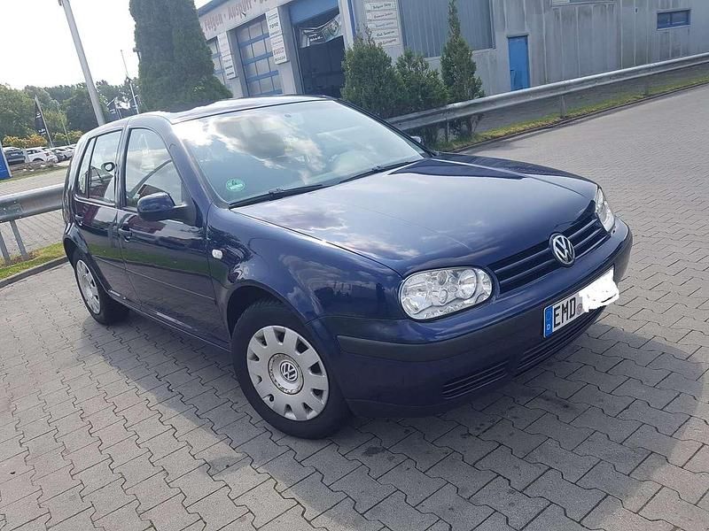 Blau Gebraucht 2003 VW Golf IV Limousine | 5.500 € - Bild 1/4