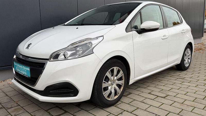 Weiß Gebraucht 2017 Peugeot 208 Kleinwagen | 6.200 € (Fairer Preis) - Bild 1/4