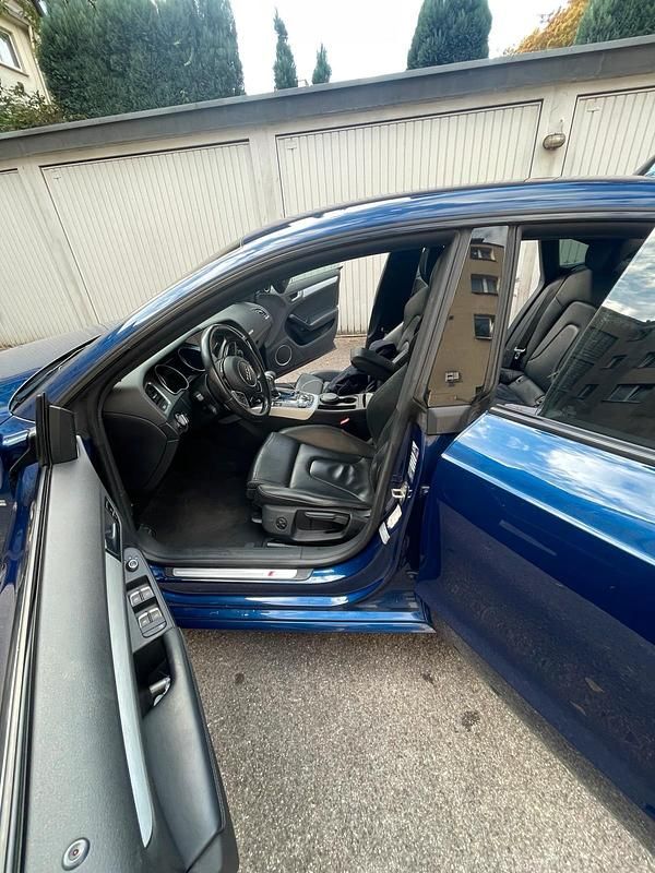 Blau Gebraucht 2014 Audi A5 Sportback Business Limousine | 12.300 € (Guter Preis) - Bild 1/4