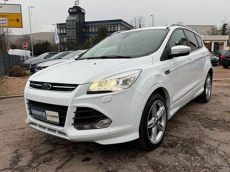 Gebraucht Ford Kuga Individual 179 PS (131 kW) 2015 Weiß SUV