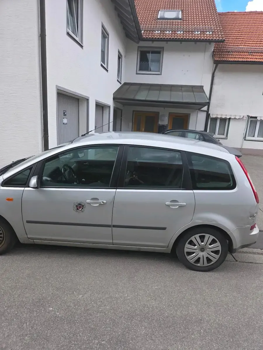 Używany Ford Focus 125 KM (91 kW) 2004 Szary Kombi