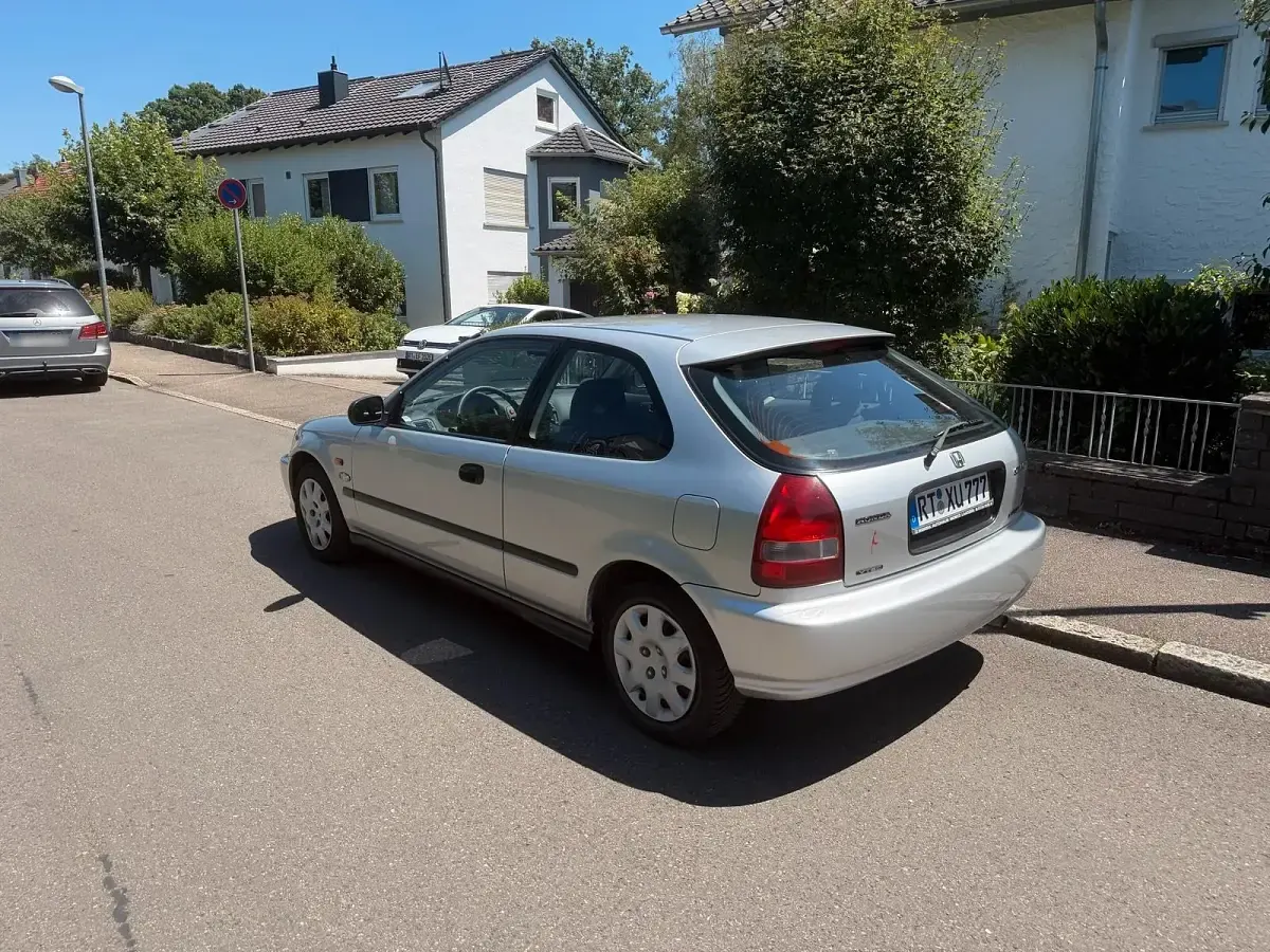 Gebraucht Honda Civic 114 PS (83 kW) 1999 Silber Kleinwagen