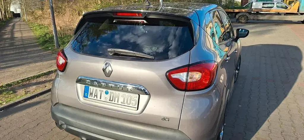 Używany Renault Captur Luxe 110 KM (80 kW) 2015 Szary SUV