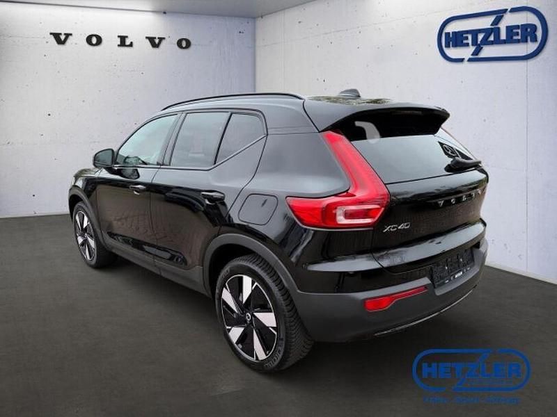Second-hand Volvo XC40 Plus 185 kW (252 CP) 2024 Negru SUV