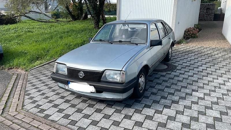 Silber Gebraucht 1984 Opel Ascona S Kleinwagen | 3.500 € - Bild 1/4