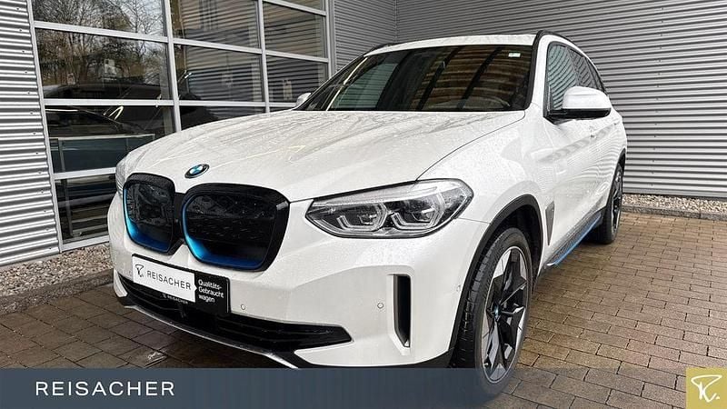 Gebraucht BMW iX3 Impressive 210 kW (286 PS) 2021 Mineralweiß metallic SUV