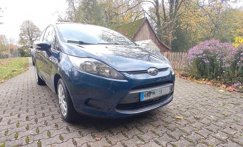 Blau Gebraucht 2011 Ford Fiesta Trend Kleinwagen | 4.000 € (Fairer Preis) - Bild 1/4