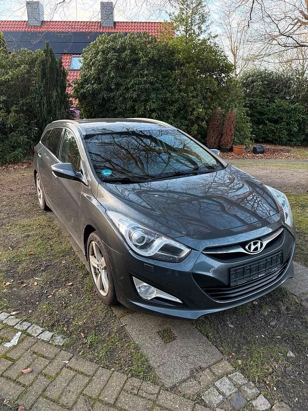 Gebraucht Hyundai i40 163 PS (119 kW) 2014 Grau Kombi