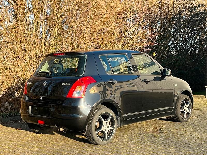 Gebraucht Suzuki Swift 92 PS (67 kW) 2008 Schwarz Kleinwagen