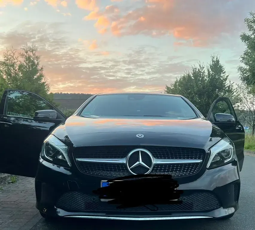 Gebraucht Mercedes 220 177 PS (130 kW) 2017 Schwarz Limousine