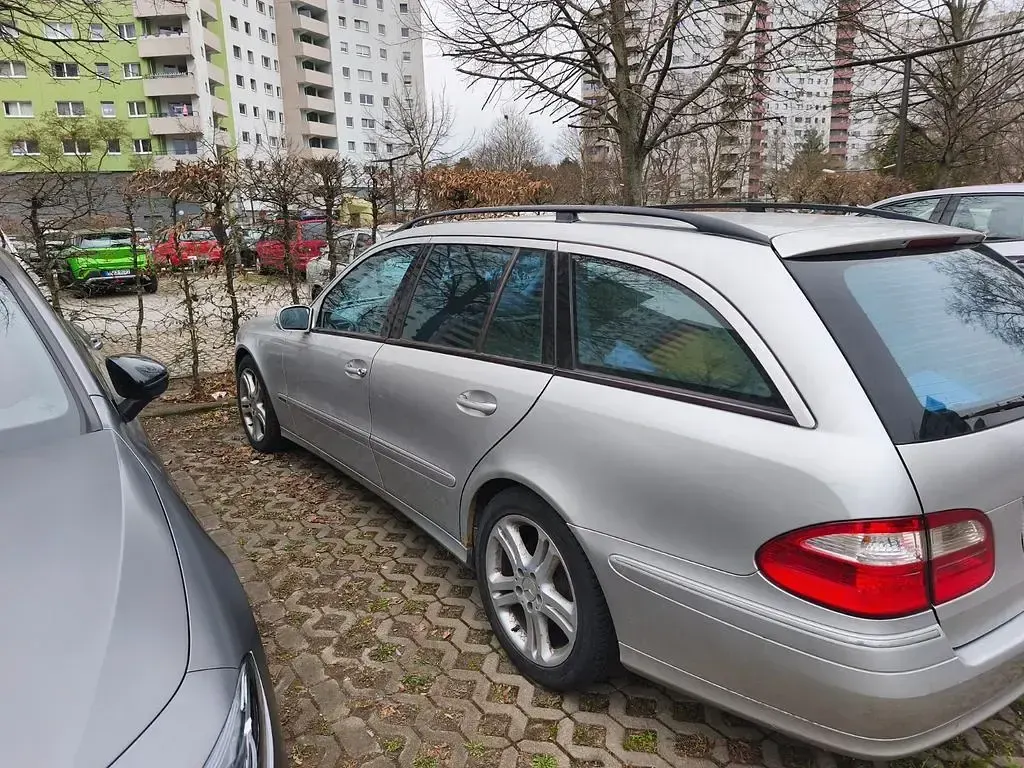 Occasion Mercedes E270 Avantgarde 177 ch (130 kW) 2004 Argent Berline