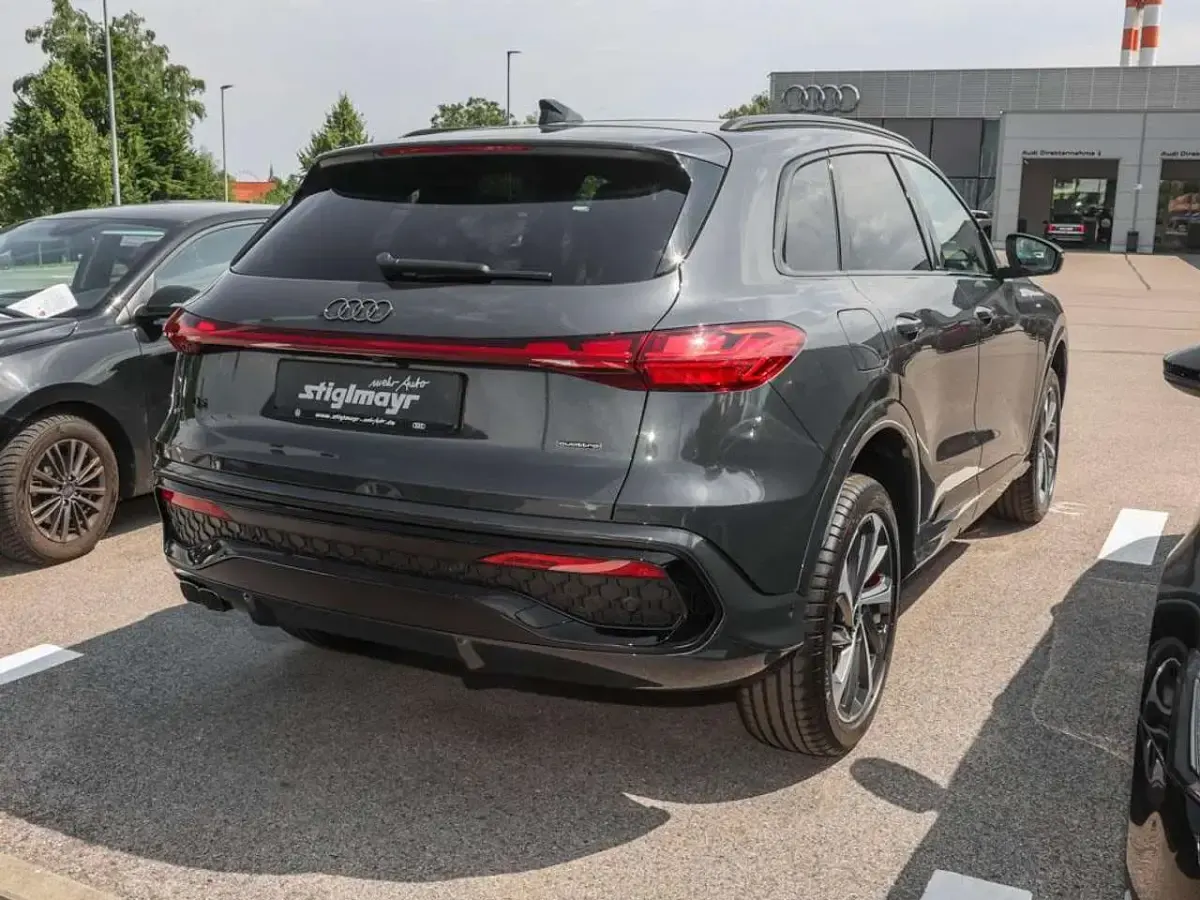 Gebraucht Audi Q5 Sport 204 PS (150 kW) 2025 Tamboragrau metallic SUV
