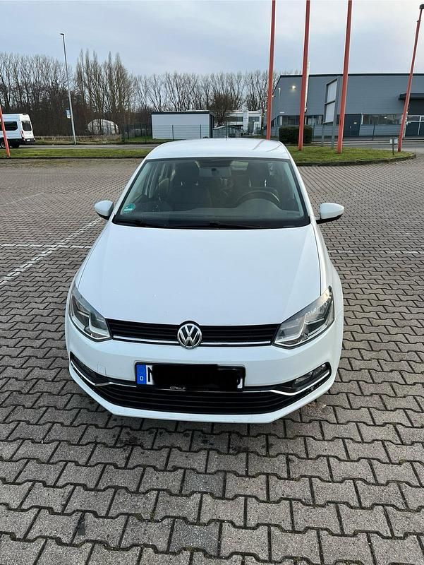 Gebraucht VW Polo Comfortline 90 PS (66 kW) 2015 Weiß Kleinwagen