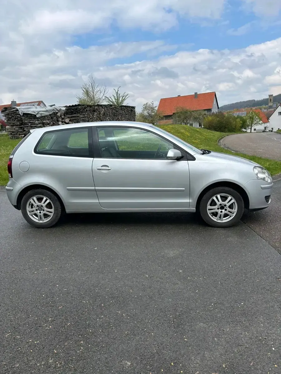 Gebraucht VW Polo 60 PS (44 kW) 2009 Silber Kleinwagen