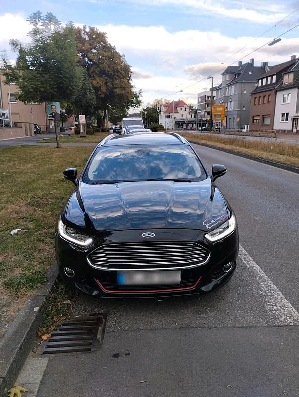 Gebraucht Ford Mondeo 211 PS (155 kW) 2016 Schwarz Kombi