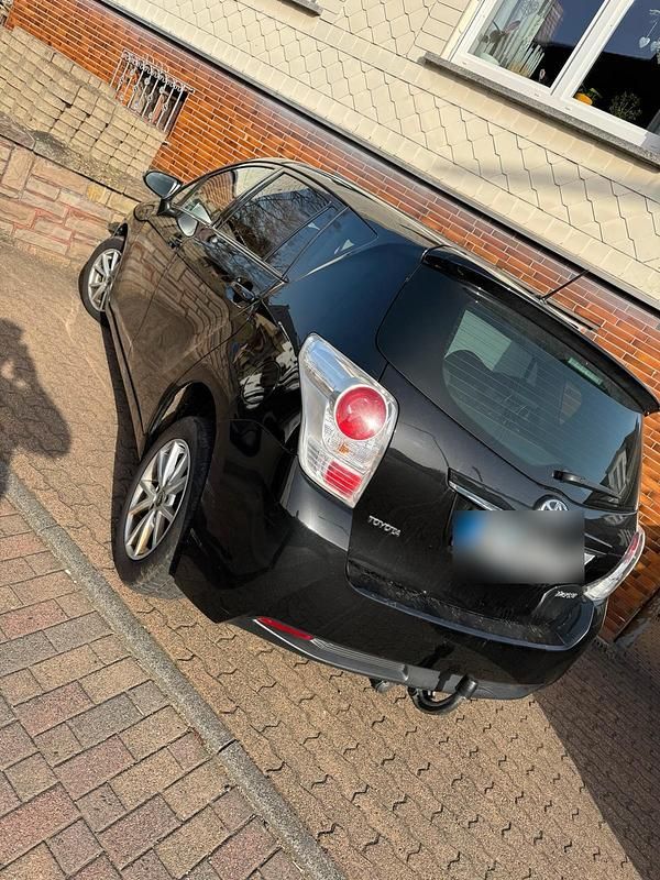 Gebraucht Toyota Verso 111 PS (81 kW) 2014 Schwarz Van / Kleinbus