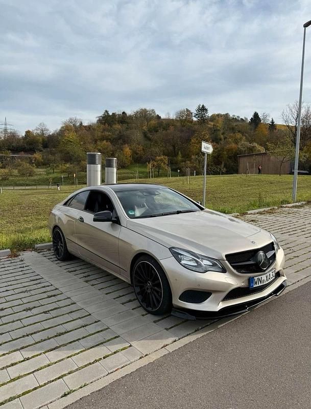 Gebraucht Mercedes E250 211 PS (155 kW) 2014 Beige Coupé