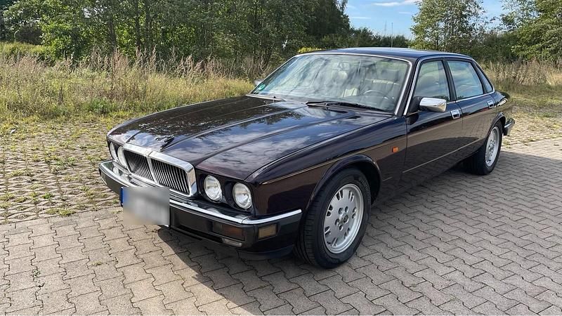 Violet Gebraucht 1994 Jaguar XJ40 Limousine | 6.900 € - Bild 1/4
