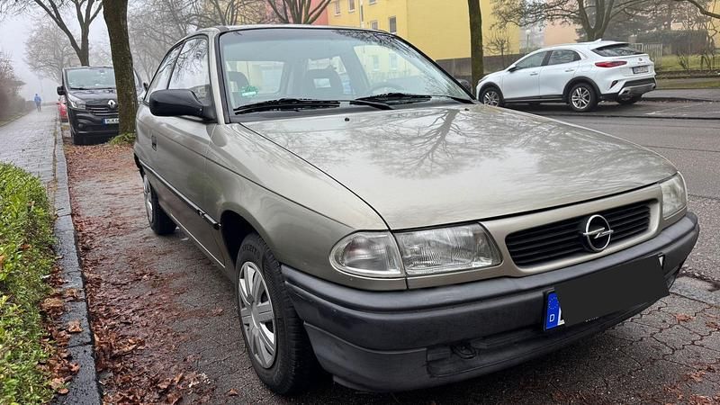 Beige Gebraucht 1995 Opel Astra Coupé | 1.990 € - Bild 1/4